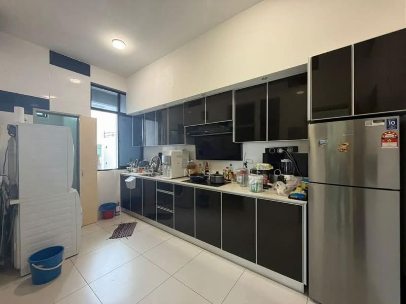 Service Residence for Sale at D'Summit Residences - Terence Eo - Kitchen - PropertyGuru.com.my