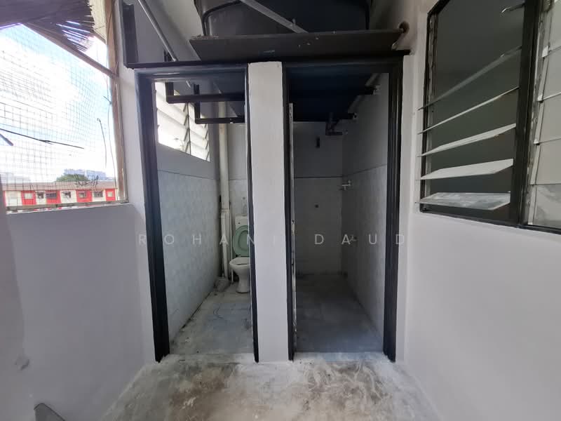 Flat for Sale at Putri Laksamana - Rohani Daud - Bathroom - PropertyGuru.com.my