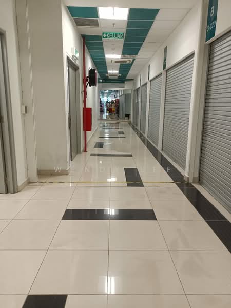 Retail Space for Sale in Bandar Botanic (Klang) - Wendy Lee - Corridor - PropertyGuru.com.my