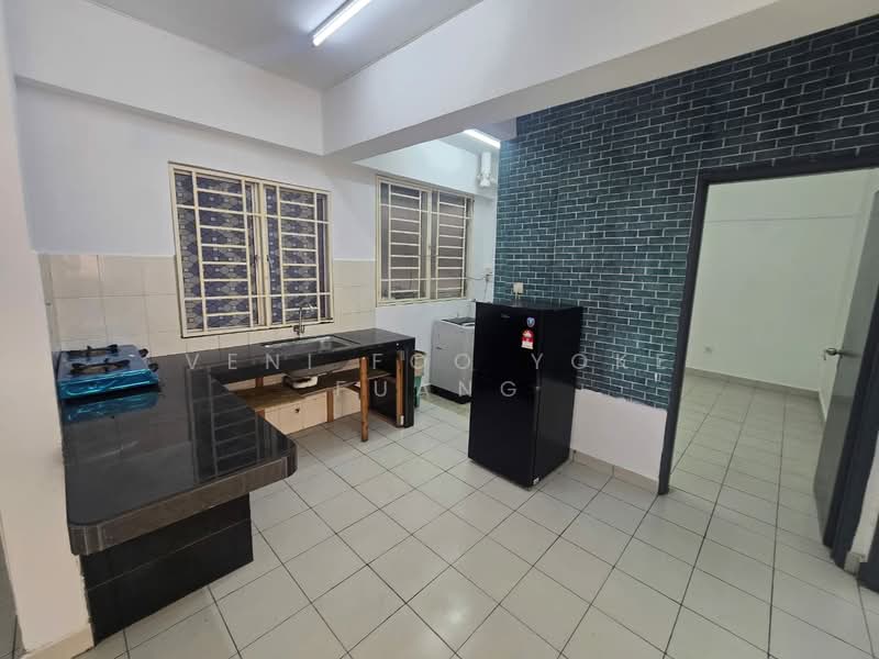 Apartment for Rent at Palm Garden Apartment - Veni Foo Yoke Fuang - Kitchen - PropertyGuru.com.my