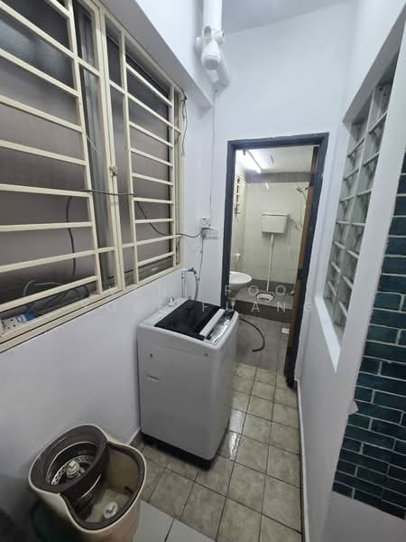 Apartment for Rent at Palm Garden Apartment - Veni Foo Yoke Fuang - Bathroom - PropertyGuru.com.my