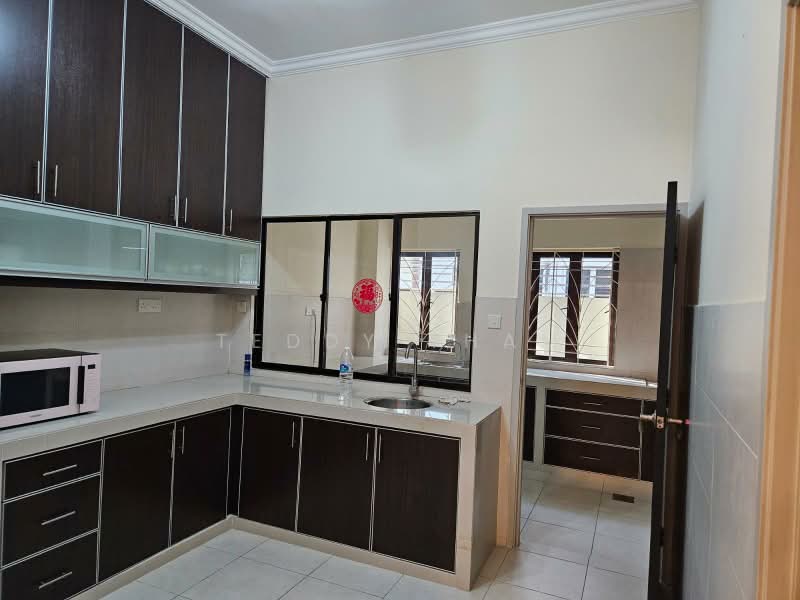 Rumah Teres 2 Tingkat untuk Dijual di Taman Putra Prima (Puchong) - Teddy Tham - Kitchen - PropertyGuru.com.my