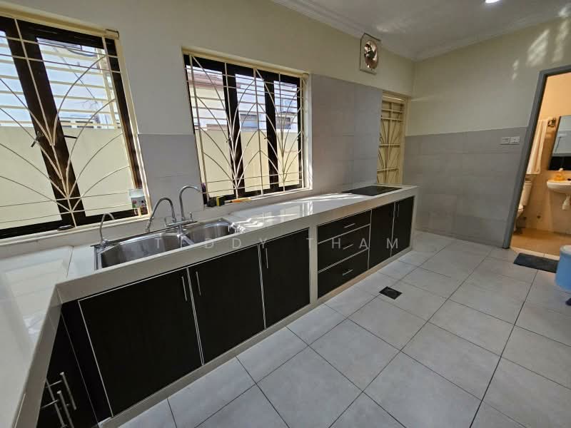 Rumah Teres 2 Tingkat untuk Dijual di Taman Putra Prima (Puchong) - Teddy Tham - Kitchen - PropertyGuru.com.my