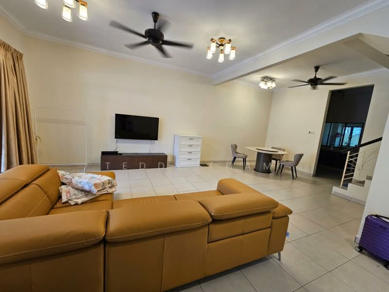 Rumah Teres 2 Tingkat untuk Dijual di Taman Putra Prima (Puchong) - Teddy Tham - Living Room - PropertyGuru.com.my