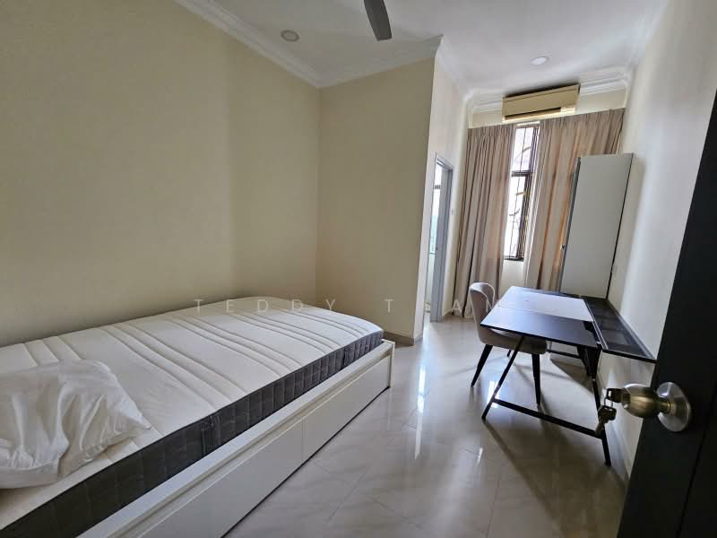 Rumah Teres 2 Tingkat untuk Dijual di Taman Putra Prima (Puchong) - Teddy Tham - Bedroom - PropertyGuru.com.my