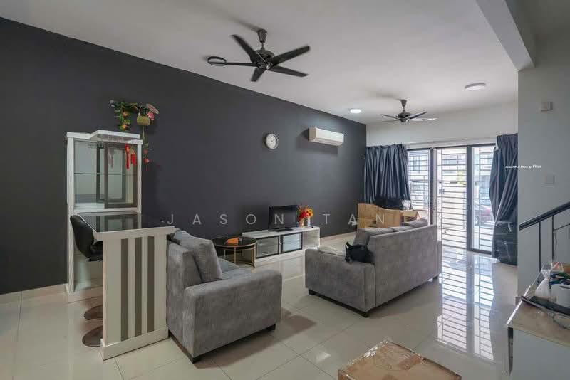 Rumah Teres untuk Disewa di Bandar Bukit Raja (Klang) - Jason Tan - Living Room - PropertyGuru.com.my