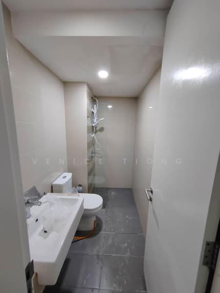 Servis Apartment untuk Disewa di Danau Kota Suite Apartments - Venice Tiong - Bathroom - PropertyGuru.com.my