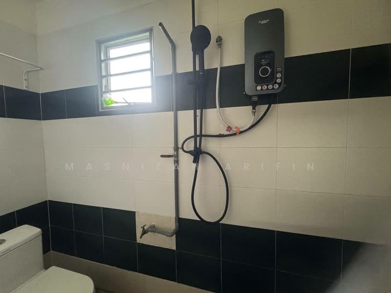 2-storey Terraced House for Sale in Taman Mesra (Shah Alam) - Masnizah Arifin - Bathroom - PropertyGuru.com.my