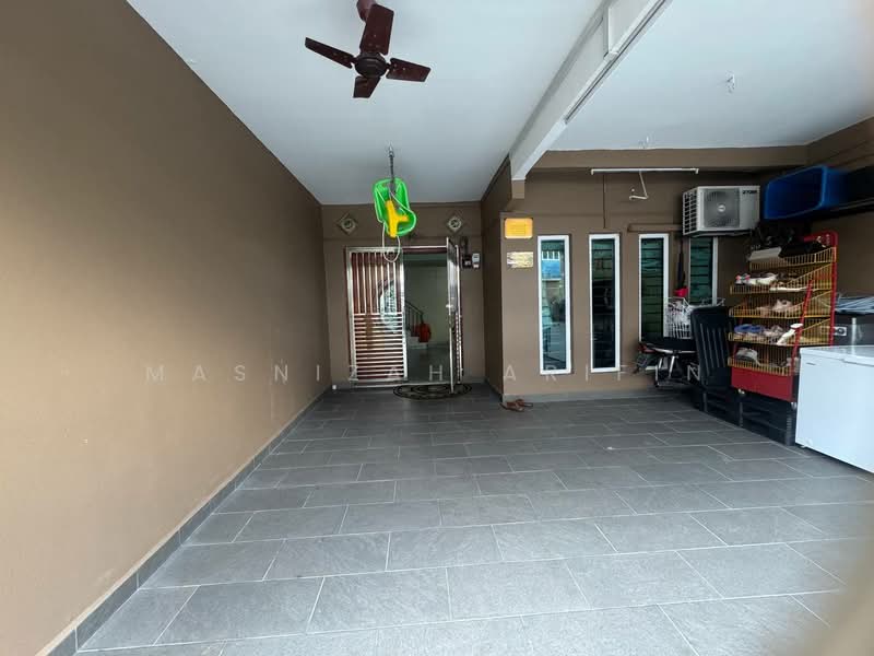2-storey Terraced House for Sale in Taman Mesra (Shah Alam) - Masnizah Arifin - Entrance - PropertyGuru.com.my