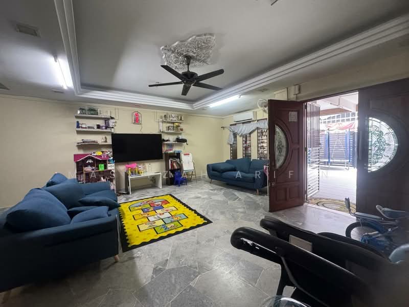 2-storey Terraced House for Sale in Taman Mesra (Shah Alam) - Masnizah Arifin - Living Room - PropertyGuru.com.my