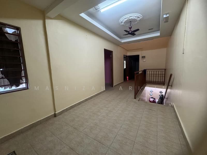 2-storey Terraced House for Sale in Taman Mesra (Shah Alam) - Masnizah Arifin - Corridor - PropertyGuru.com.my