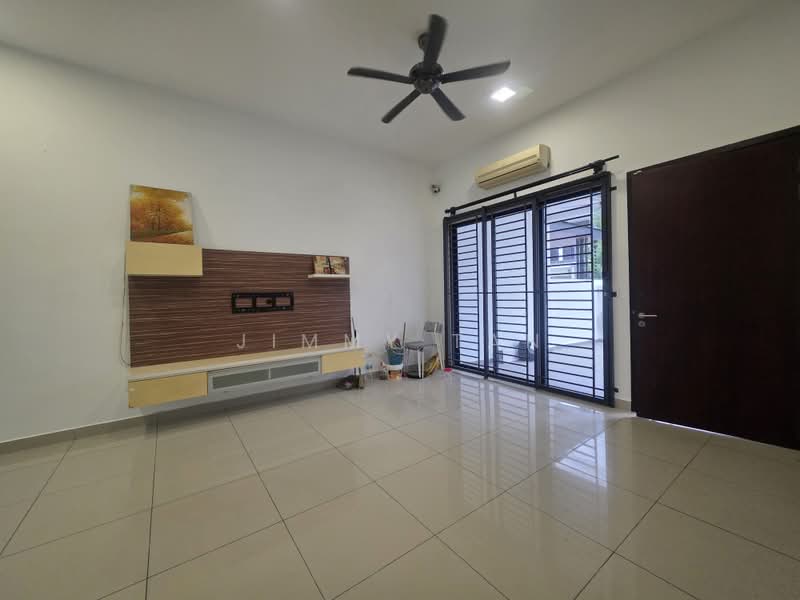 2-storey Terraced House for Sale in Bandar Seri Coalfields (Sungai Buloh) - Jimmy Tan - Living Room - PropertyGuru.com.my