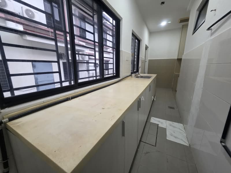 2-storey Terraced House for Sale in Bandar Seri Coalfields (Sungai Buloh) - Jimmy Tan - Kitchen - PropertyGuru.com.my