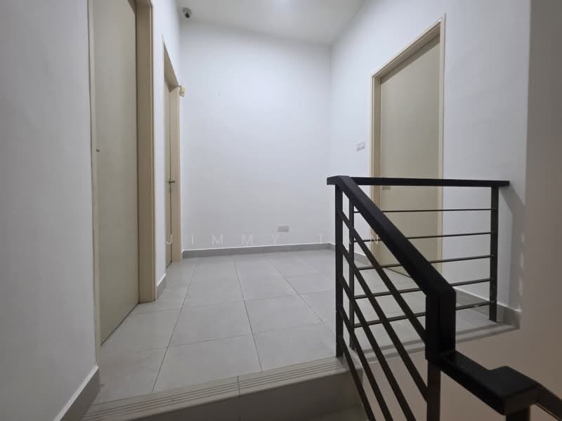 2-storey Terraced House for Sale in Bandar Seri Coalfields (Sungai Buloh) - Jimmy Tan - Corridor - PropertyGuru.com.my