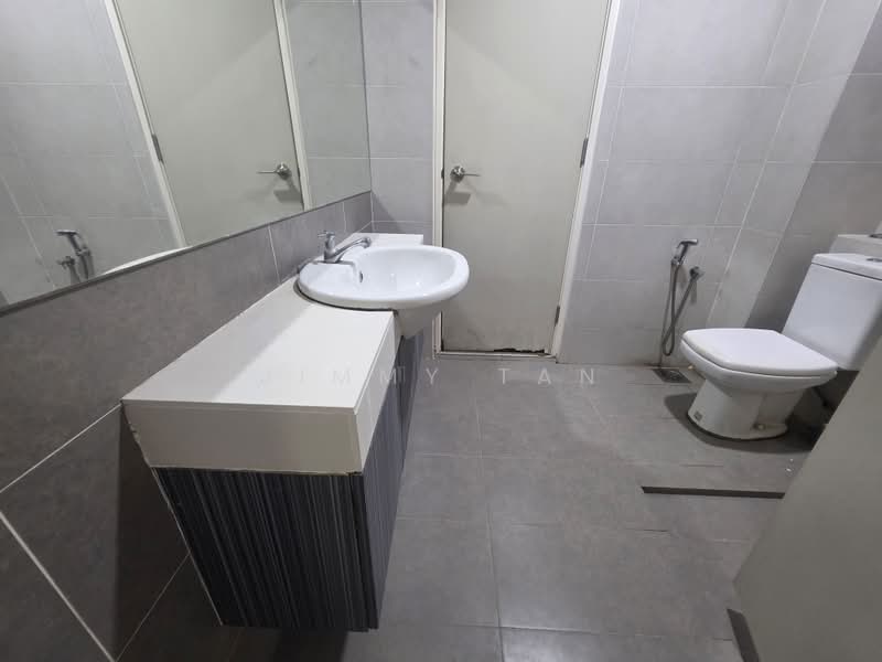 2-storey Terraced House for Sale in Bandar Seri Coalfields (Sungai Buloh) - Jimmy Tan - Bathroom - PropertyGuru.com.my