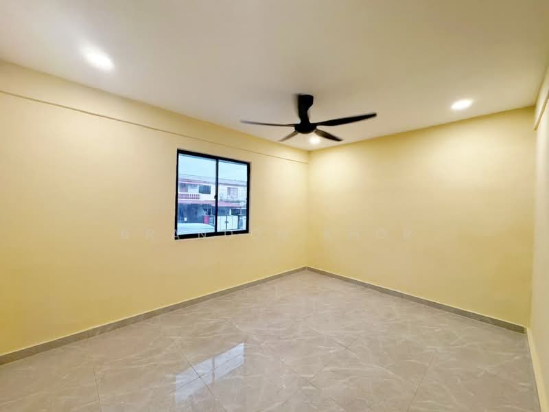 2-storey Terraced House for Sale in Taman Saleng (Kulai) - Brandon Khor - PropertyGuru.com.my
