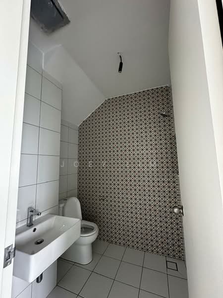 Rumah Teres untuk Dijual di Eco Majestic (Semenyih) - Joey Lim - Bathroom - PropertyGuru.com.my