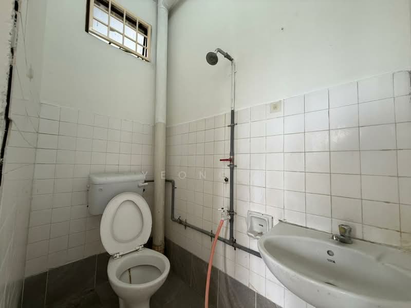 Apartment for Sale at Kenari Court - Yeong . - Bathroom - PropertyGuru.com.my