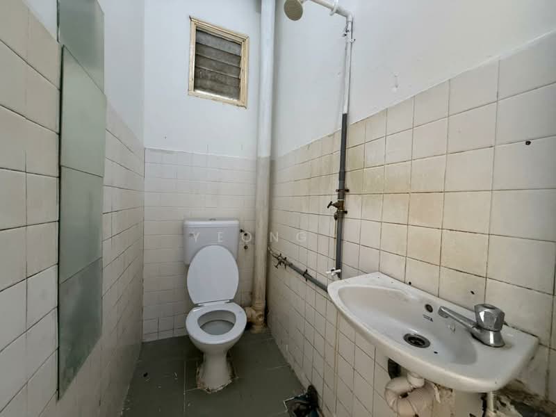 Apartment for Sale at Kenari Court - Yeong . - Bathroom - PropertyGuru.com.my