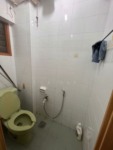 Pangsapuri untuk Disewa di Desa Dua - Eva Yap - Bathroom - PropertyGuru.com.my