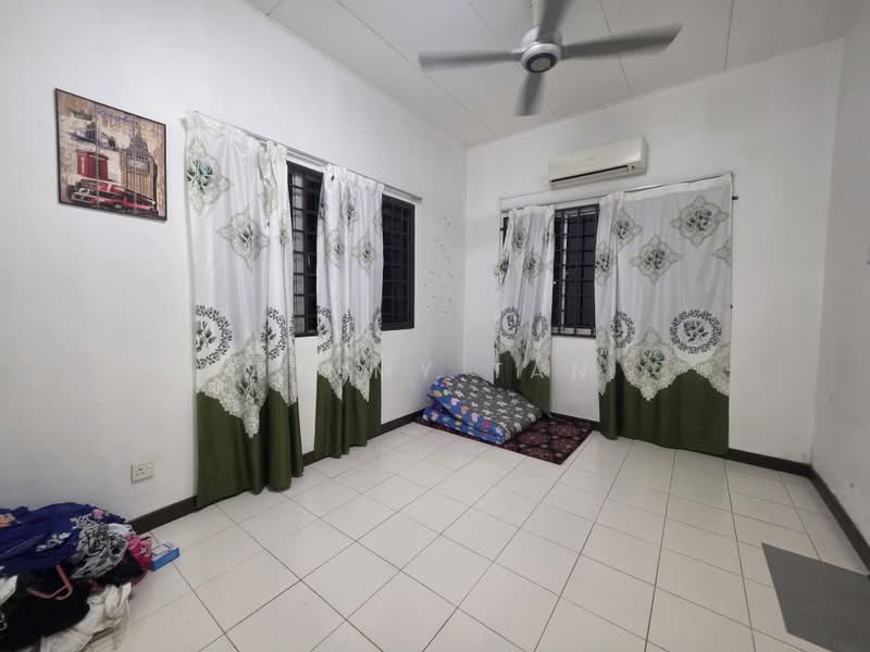 Rumah Teres 2 Tingkat untuk Disewa di Desa Coalfields (Sungai Buloh) - Jimmy Tan - Bedroom - PropertyGuru.com.my