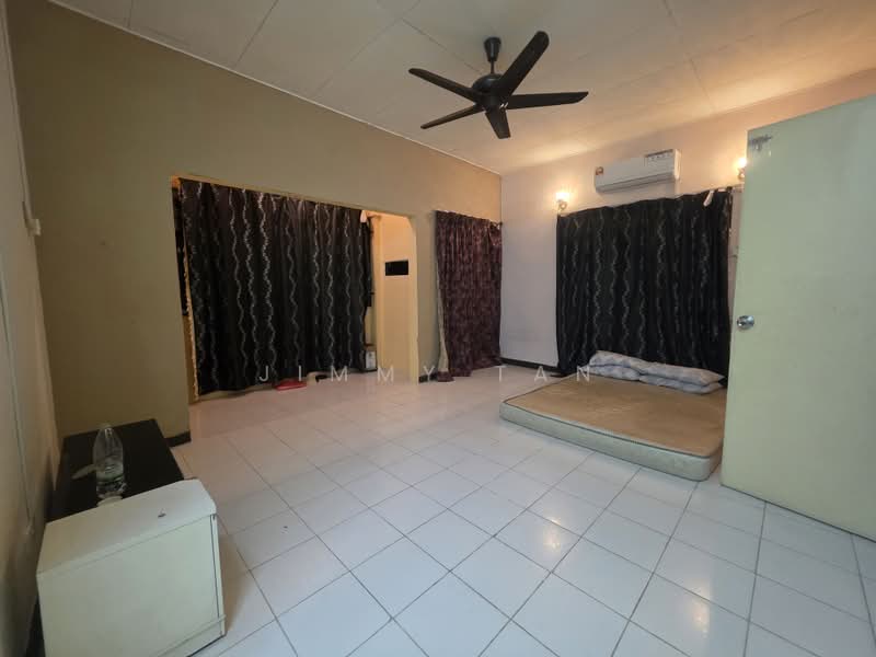 Rumah Teres 2 Tingkat untuk Disewa di Desa Coalfields (Sungai Buloh) - Jimmy Tan - Bedroom - PropertyGuru.com.my