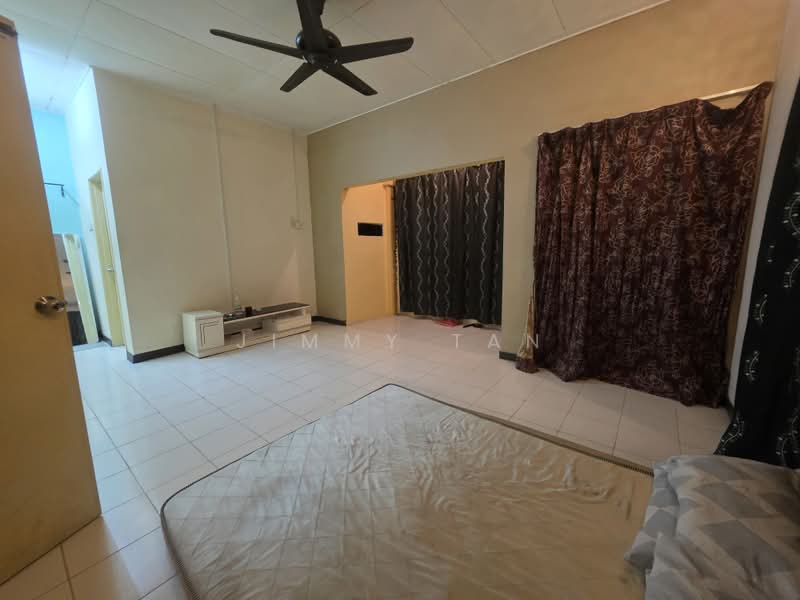 Rumah Teres 2 Tingkat untuk Disewa di Desa Coalfields (Sungai Buloh) - Jimmy Tan - Living Room - PropertyGuru.com.my