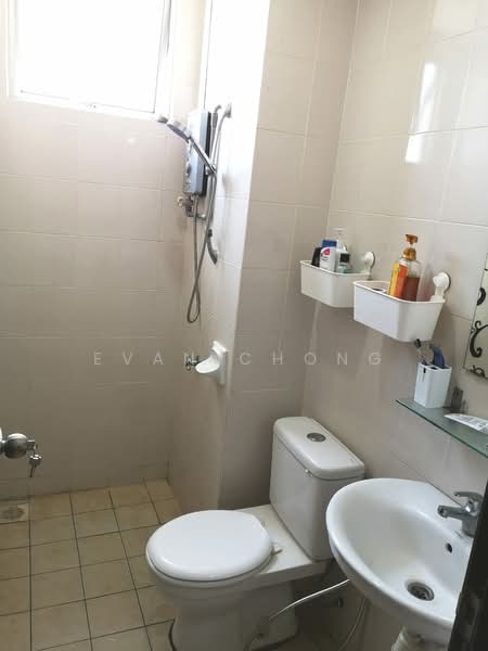 Service Residence for Sale at Serviced Residence @ Casa Tiara - Evan Chong - Bathroom - PropertyGuru.com.my