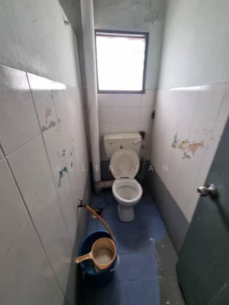 Pangsapuri untuk Dijual di Apartment Harmoni - Allen Tan - Bathroom - PropertyGuru.com.my