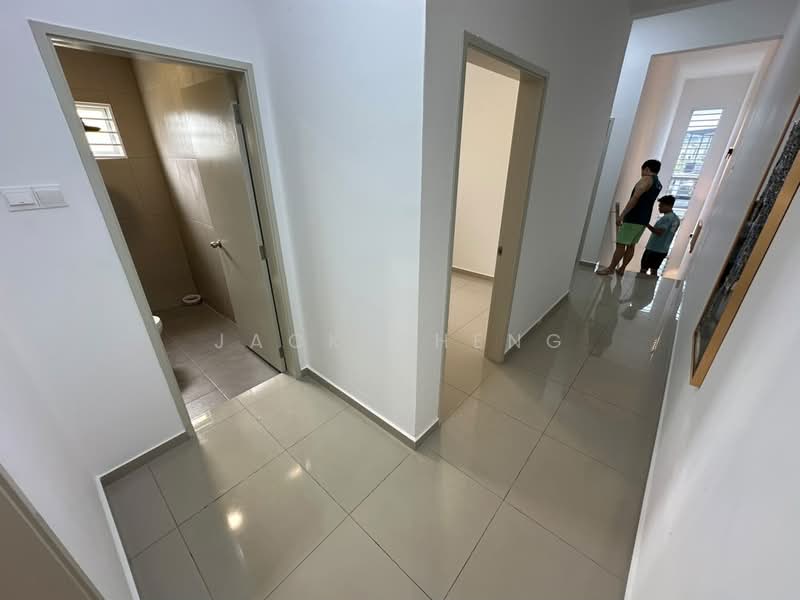 2-storey Terraced House for Sale in Bandar Tasik Puteri (Rawang) - Jack Cheng - Corridor - PropertyGuru.com.my