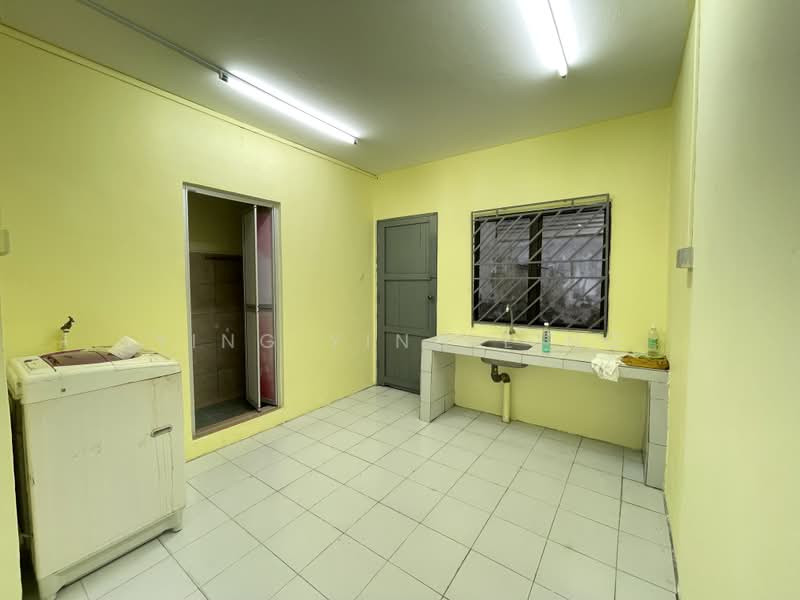 1-storey Terraced House for Rent in Taman Skudai Baru (Skudai) - Ying Ying Ling - Kitchen - PropertyGuru.com.my