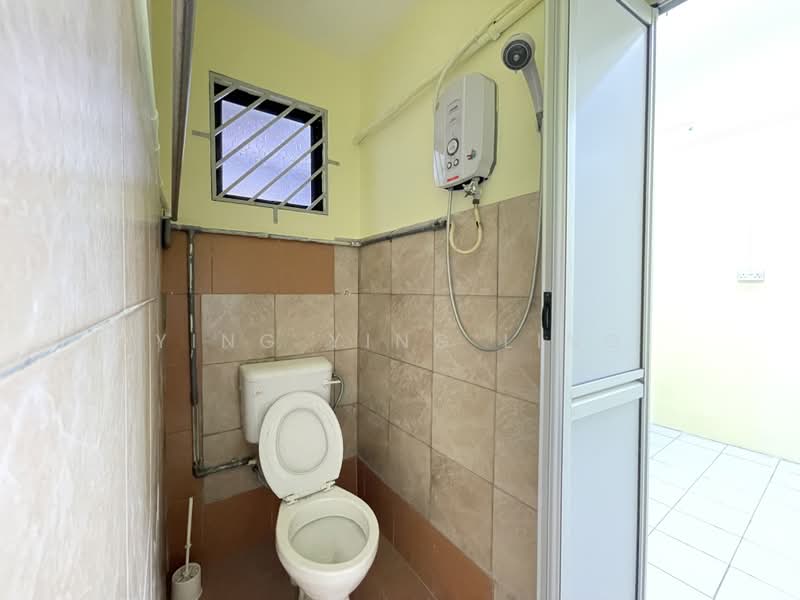 1-storey Terraced House for Rent in Taman Skudai Baru (Skudai) - Ying Ying Ling - Bathroom - PropertyGuru.com.my
