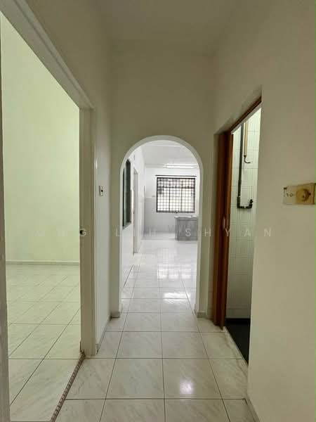 1-storey Terraced House for Sale in Taman Universiti (Skudai) - Ong Lih Shyan - Corridor - PropertyGuru.com.my