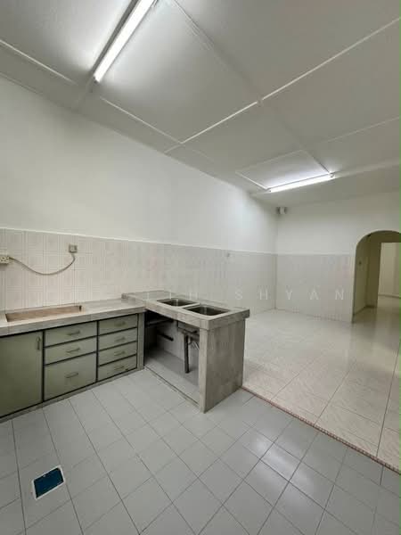 1-storey Terraced House for Sale in Taman Universiti (Skudai) - Ong Lih Shyan - Kitchen - PropertyGuru.com.my