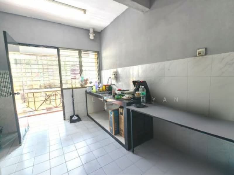 Pangsapuri untuk Dijual di Lily & Jasmine Apartment - Ong Lih Shyan - Kitchen - PropertyGuru.com.my
