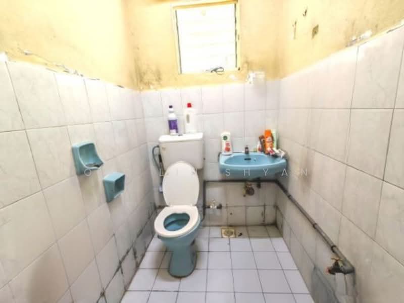 Pangsapuri untuk Dijual di Lily & Jasmine Apartment - Ong Lih Shyan - Bathroom - PropertyGuru.com.my