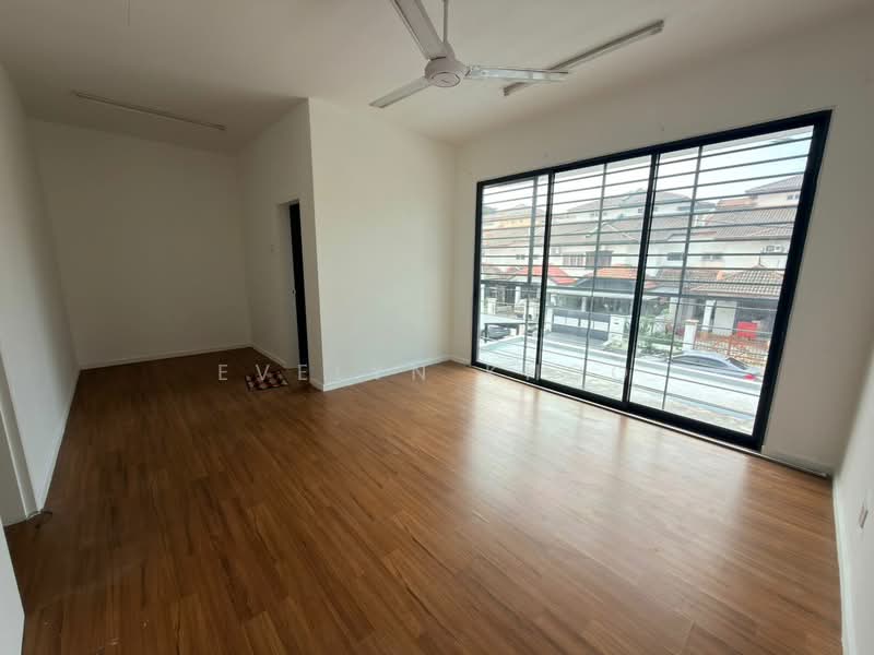 2-storey Terraced House for Sale in Taman Desa Country Homes (Rawang) - Evelyn Khoo - Room - PropertyGuru.com.my