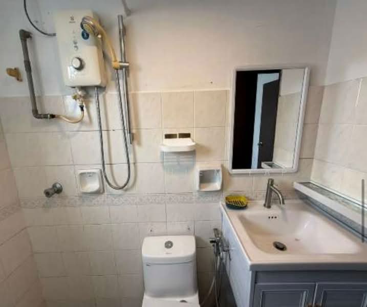 Condominium for Rent at Pantai Hillpark 2 - Yoke Khiem Yap - Bathroom - PropertyGuru.com.my
