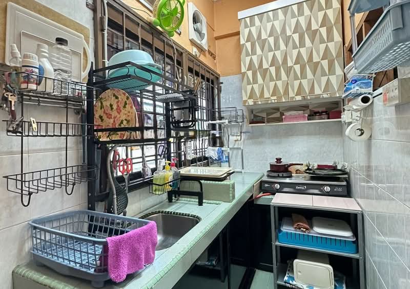 Rumah Teres 1 Tingkat untuk Dijual di Taman Harta Pertama (Bukit Baru) - CHIN FN - Kitchen - PropertyGuru.com.my