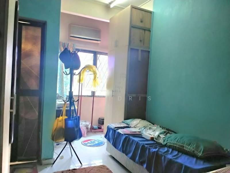 2-storey Terraced House for Sale in Seksyen 8 (Shah Alam) - Ali Idris - Bedroom - PropertyGuru.com.my