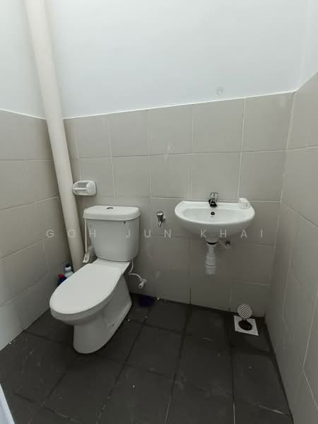 2-storey Terraced House for Rent in Scientex Bandar Jasin (Jasin) - Goh Jun Khai - Bathroom - PropertyGuru.com.my