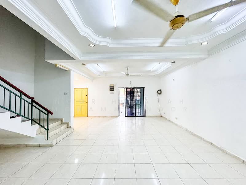 2-storey Terraced House for Sale in Saujana Utama (Selangor) - Noor Hidayah Mohamad Noor - Living Room - PropertyGuru.com.my