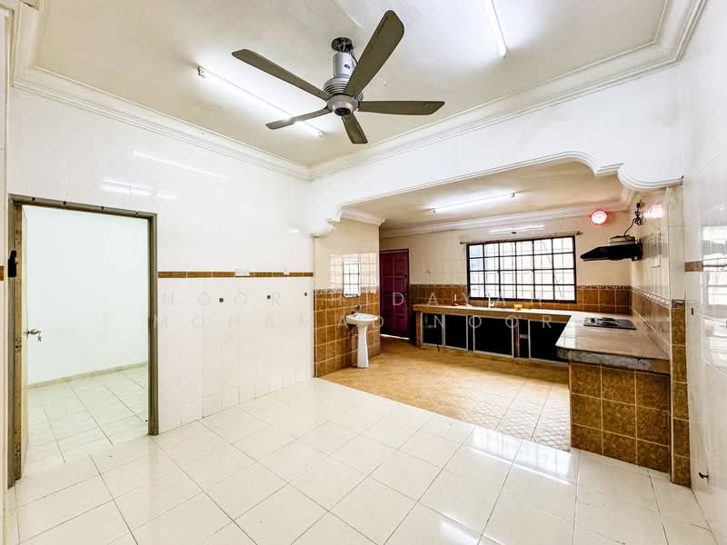 2-storey Terraced House for Sale in Saujana Utama (Selangor) - Noor Hidayah Mohamad Noor - Kitchen - PropertyGuru.com.my