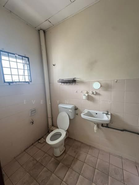 Rumah Teres 2 Tingkat untuk Disewa di Taman Bukit Rawang Jaya (Rawang) - Evelyn Khoo - Bathroom - PropertyGuru.com.my