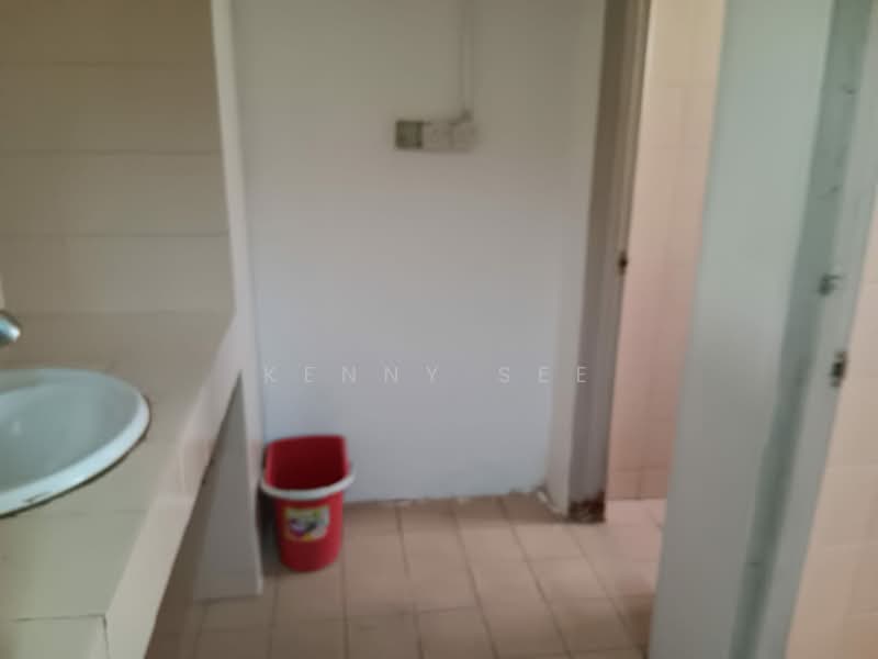 Kedai / Pejabat untuk Disewa di Shah Alam (Selangor) - Kenny See - Bathroom - PropertyGuru.com.my