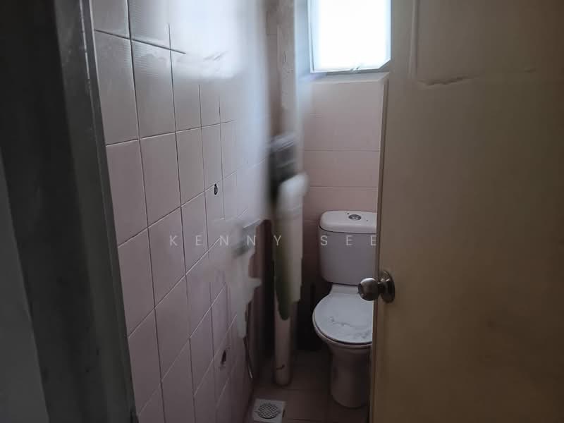 Kedai / Pejabat untuk Disewa di Shah Alam (Selangor) - Kenny See - Bathroom - PropertyGuru.com.my