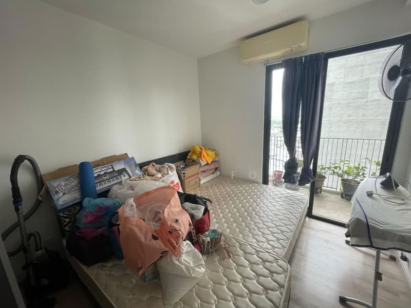 Servis Apartment untuk Dijual di Emporis - Angel Foo - Bedroom - PropertyGuru.com.my