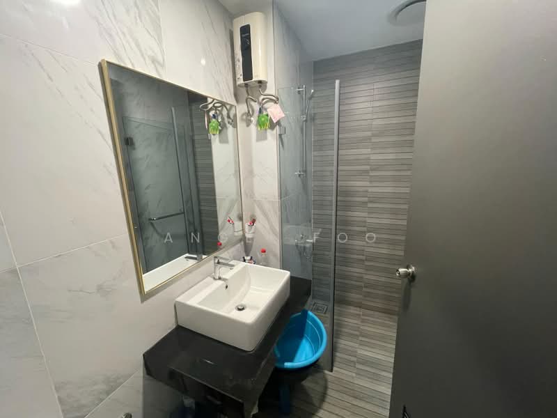Servis Apartment untuk Dijual di Emporis - Angel Foo - Bathroom - PropertyGuru.com.my