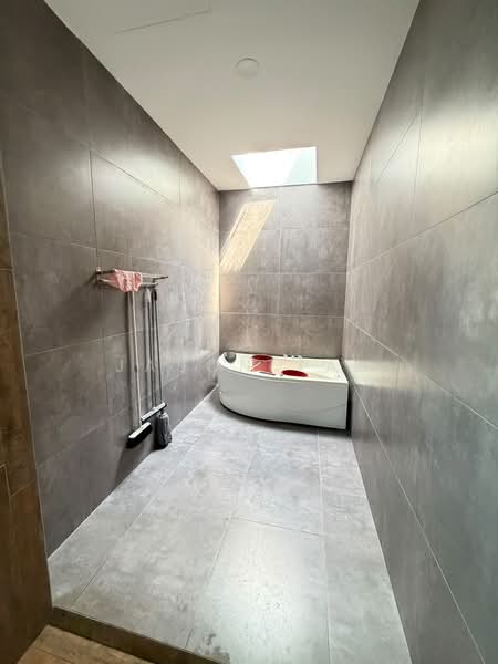 Cluster House for Sale in Austin Heights (Tebrau) - Jason Tan - Bathroom - PropertyGuru.com.my