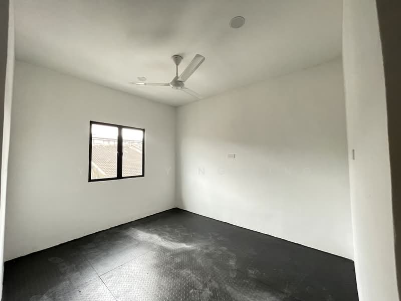 Shop for Rent in Taman Puteri Wangsa (Ulu Tiram) - Ying Ying Ling - Interior - PropertyGuru.com.my